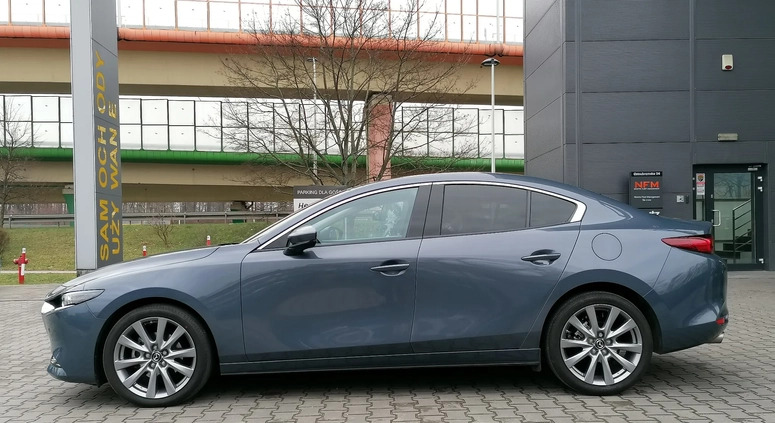Mazda 3 cena 117900 przebieg: 25650, rok produkcji 2022 z Warszawa małe 277